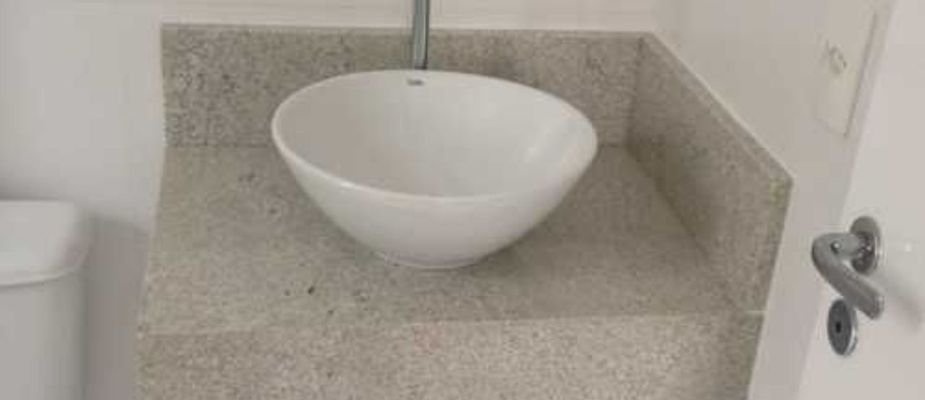 Qual a melhor pia para banheiro pequeno