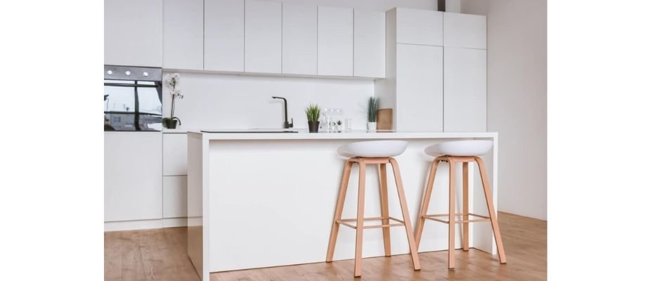 Como limpar móveis branco e manter o brilho por mais tempo