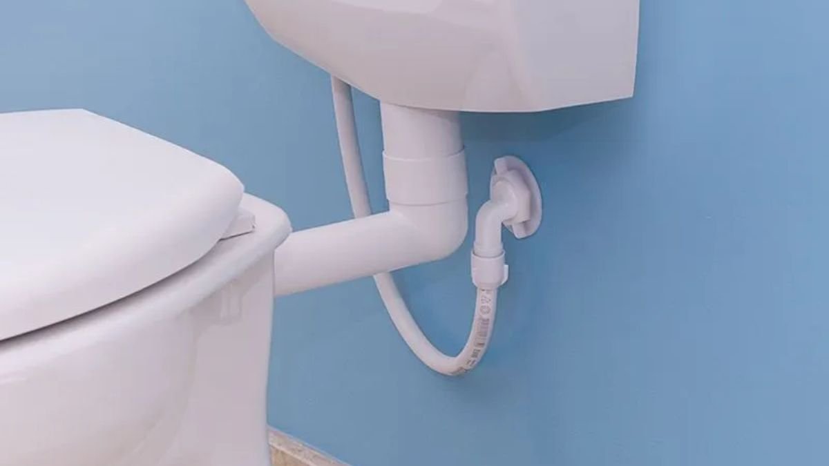 descarga acoplada em parede azul